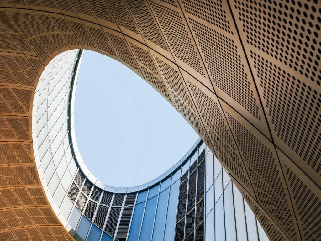 curvy building ceiling bg